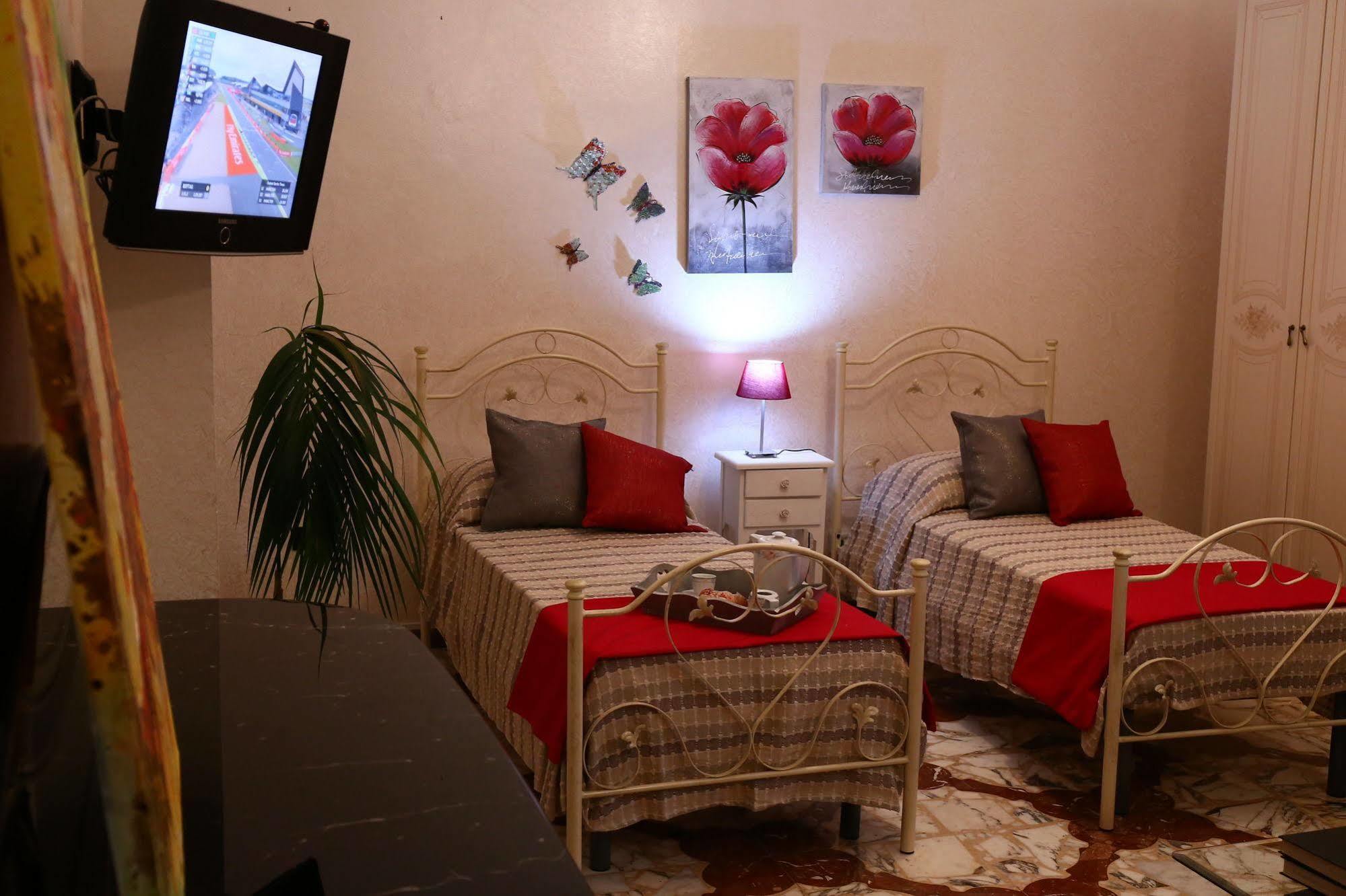 Il Giardino Delle Calendule B&B Solarino Экстерьер фото